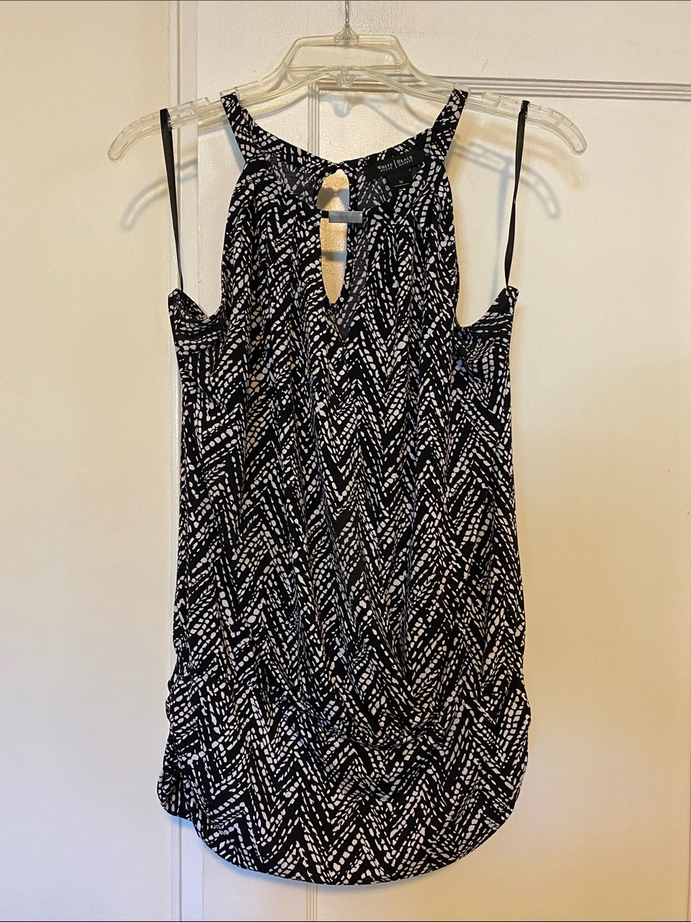 🎀 5/$20 🎀 WHBM sleeveless black and white print top size medium